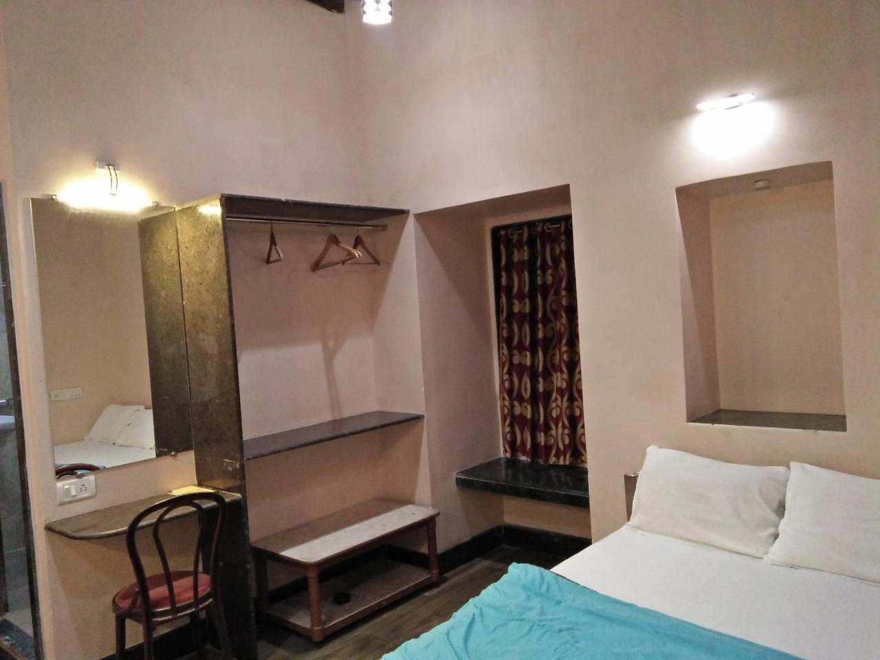 Hotel Blue Bird Colaba Mandve Zewnętrze zdjęcie