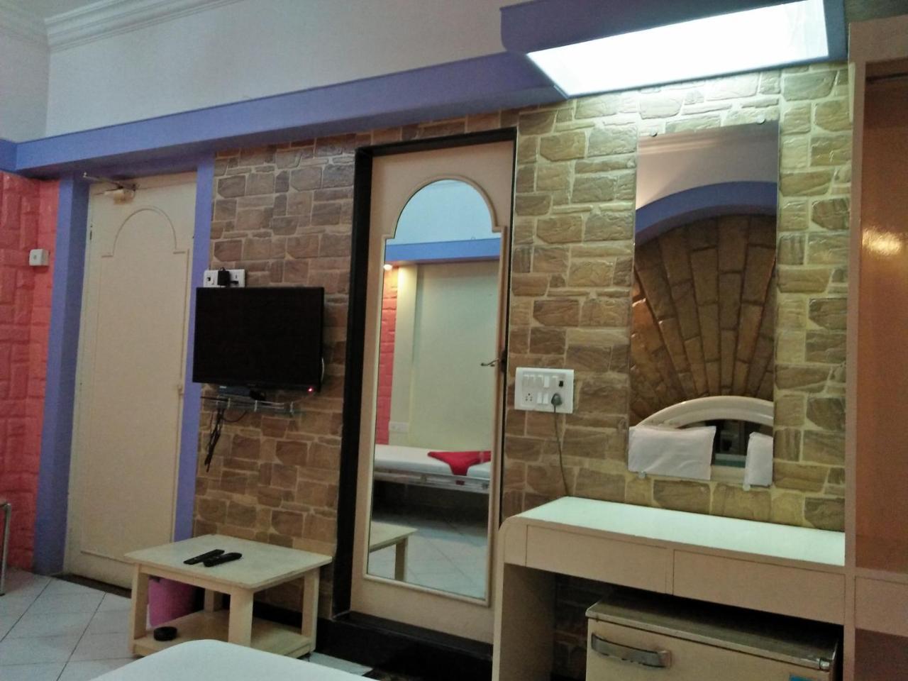 Hotel Blue Bird Colaba Mandve Zewnętrze zdjęcie