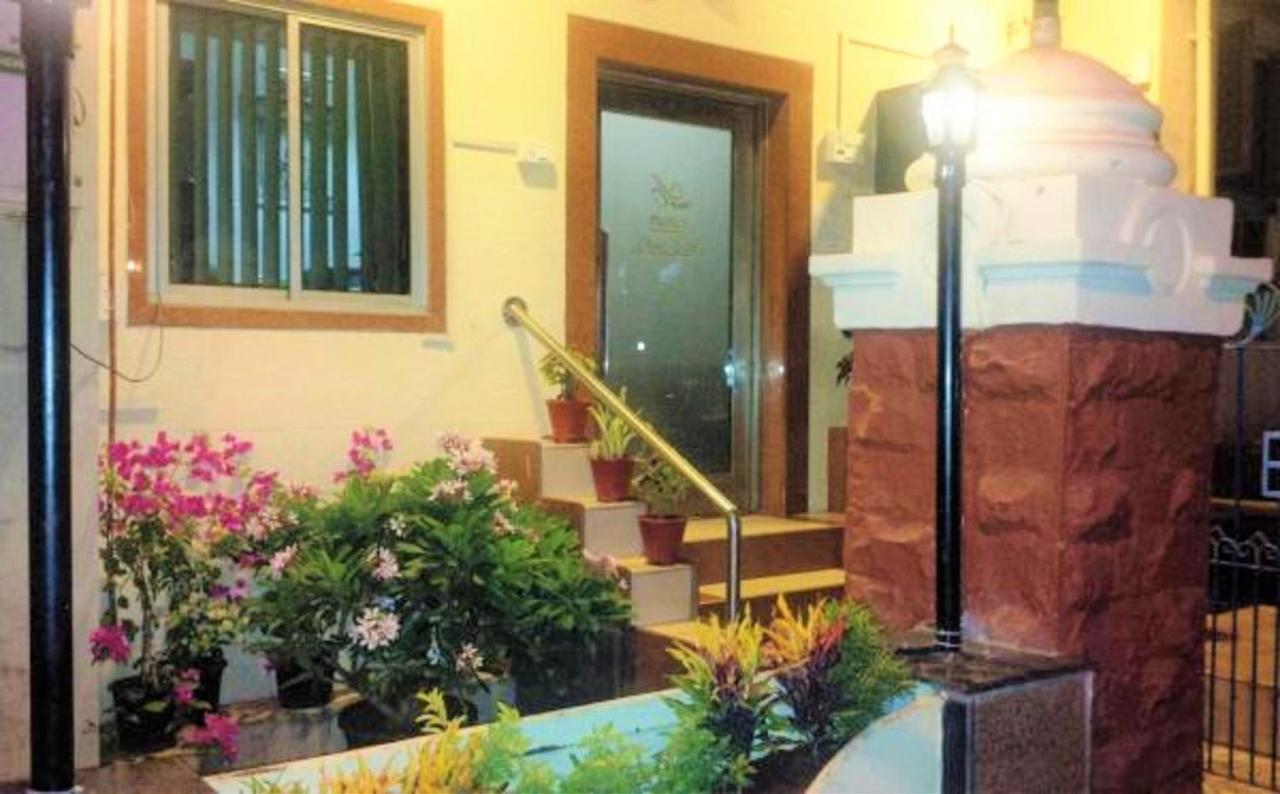 Hotel Blue Bird Colaba Mandve Zewnętrze zdjęcie