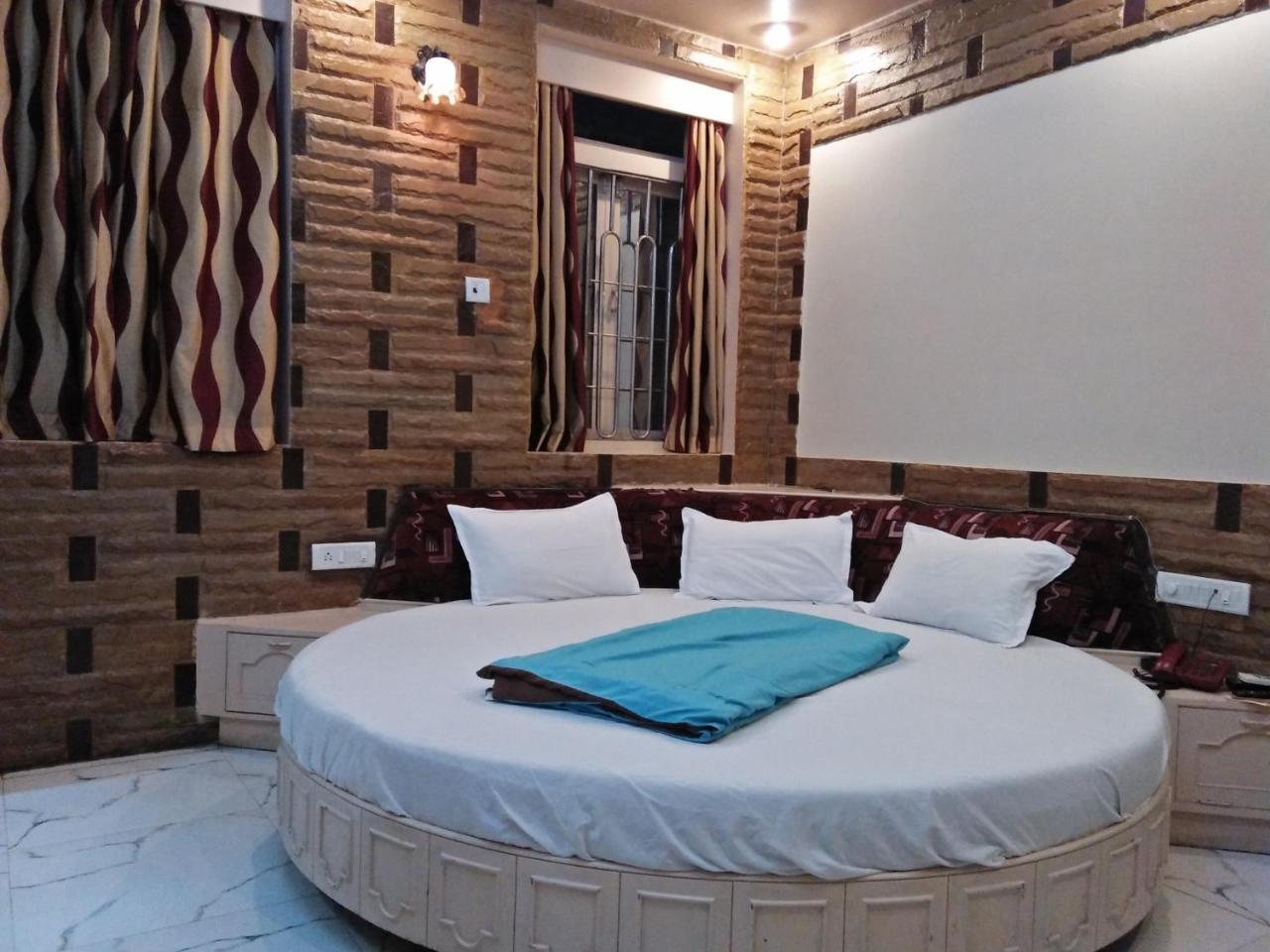 Hotel Blue Bird Colaba Mandve Zewnętrze zdjęcie