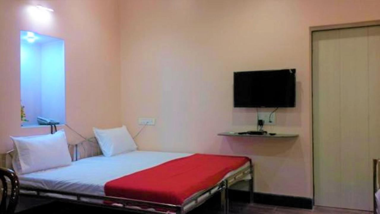 Hotel Blue Bird Colaba Mandve Zewnętrze zdjęcie