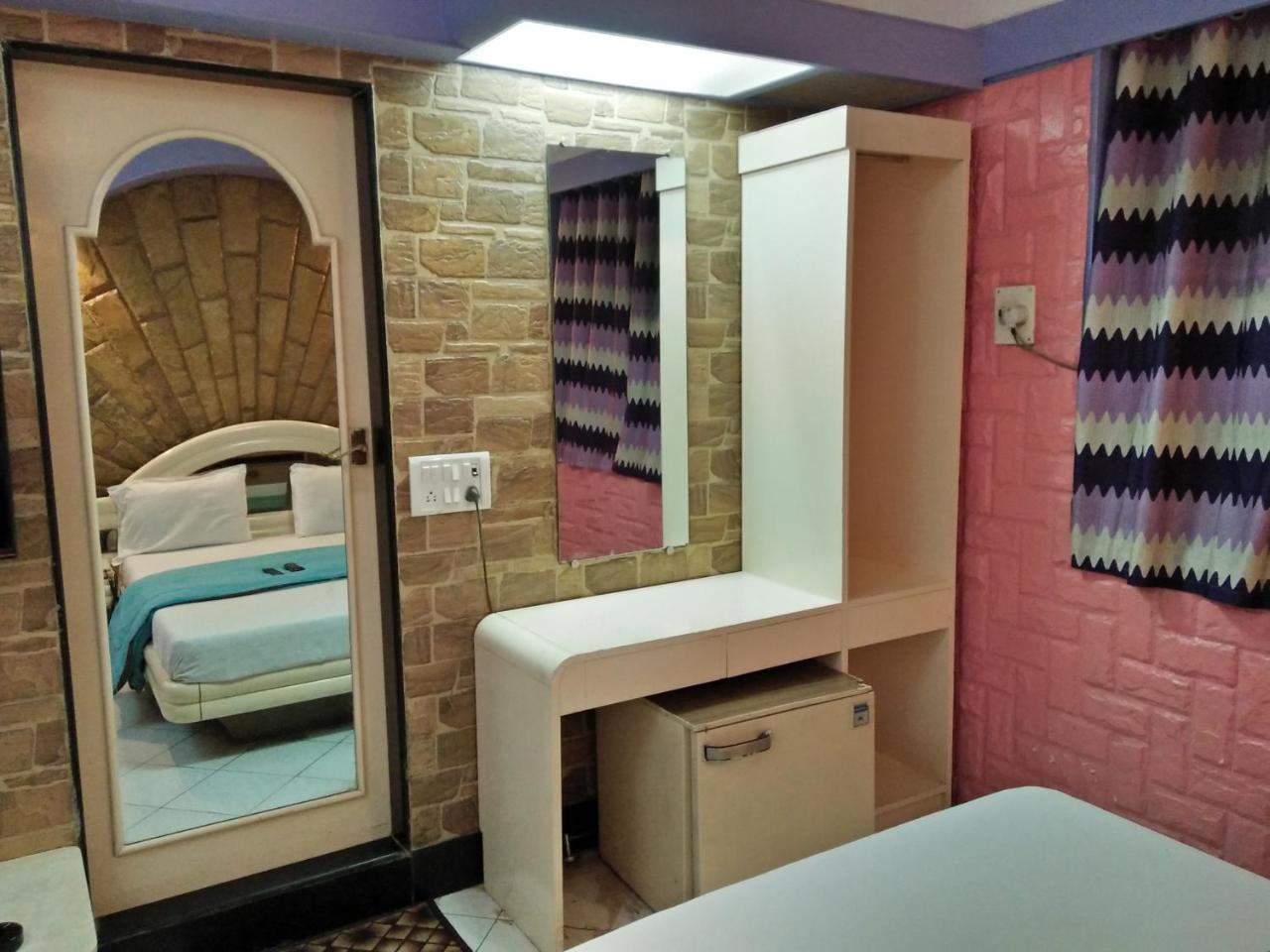 Hotel Blue Bird Colaba Mandve Zewnętrze zdjęcie