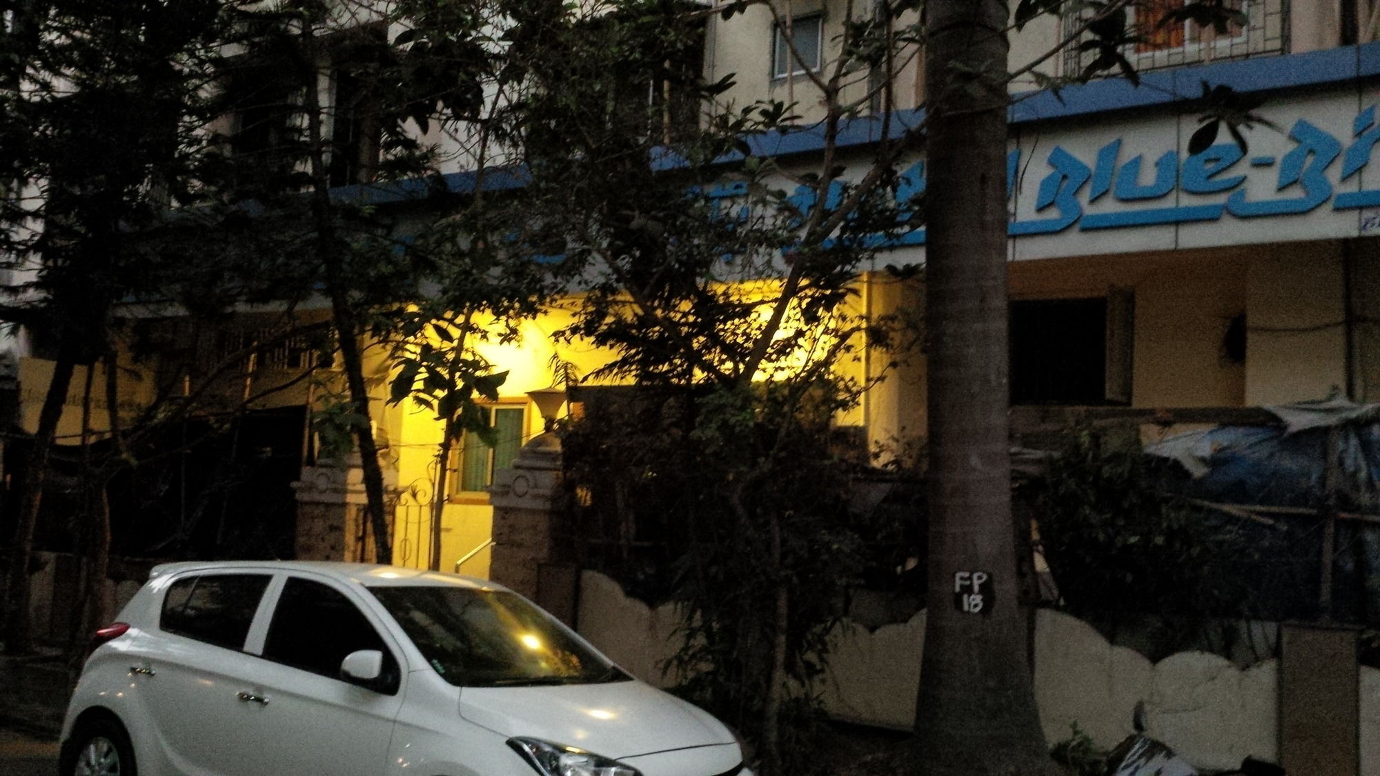 Hotel Blue Bird Colaba Mandve Zewnętrze zdjęcie